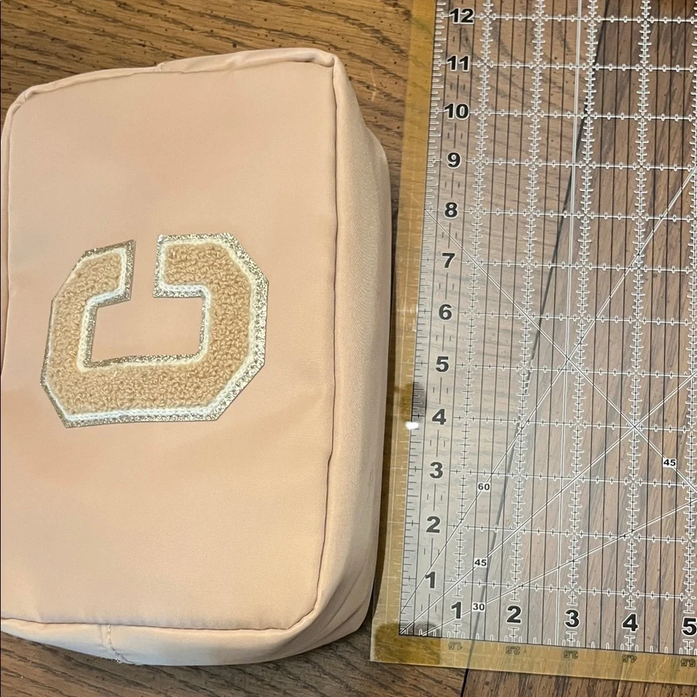 Gloss & Glo Beige‎ Makeup Bag